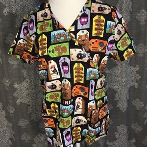 EUC Cute Outdoorsy Themed Scrub Top